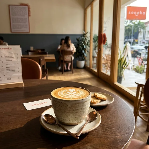 Cold brew kopi latte with beautiful latte art